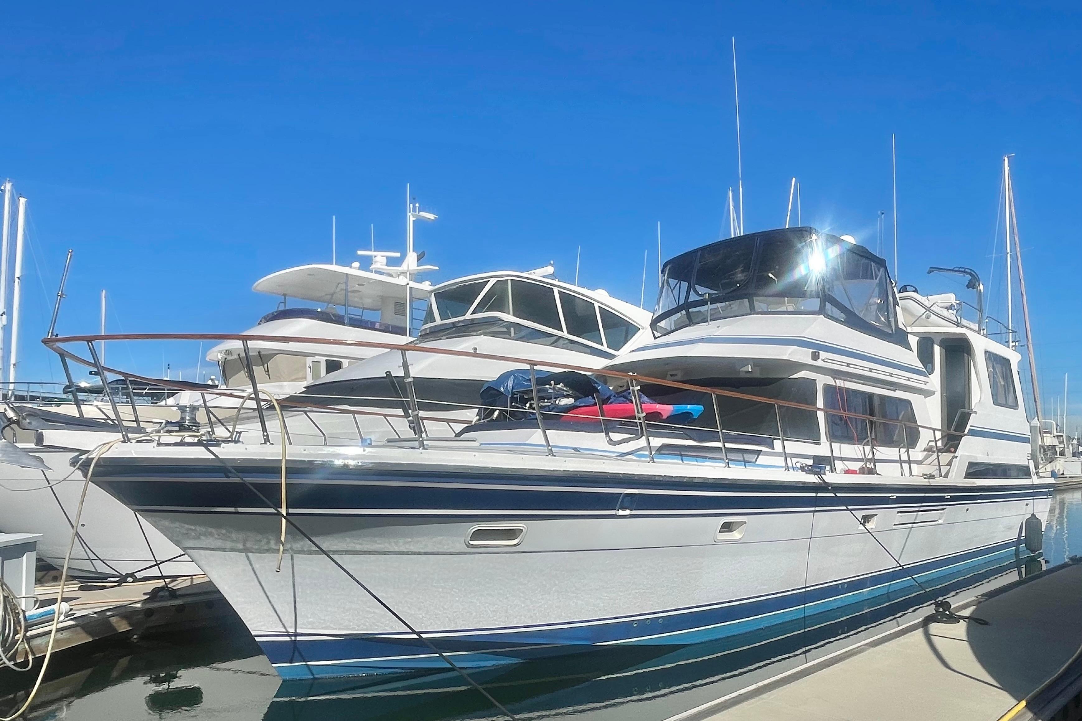 1990 Spindrift COCKPIT MOTORYACHT
