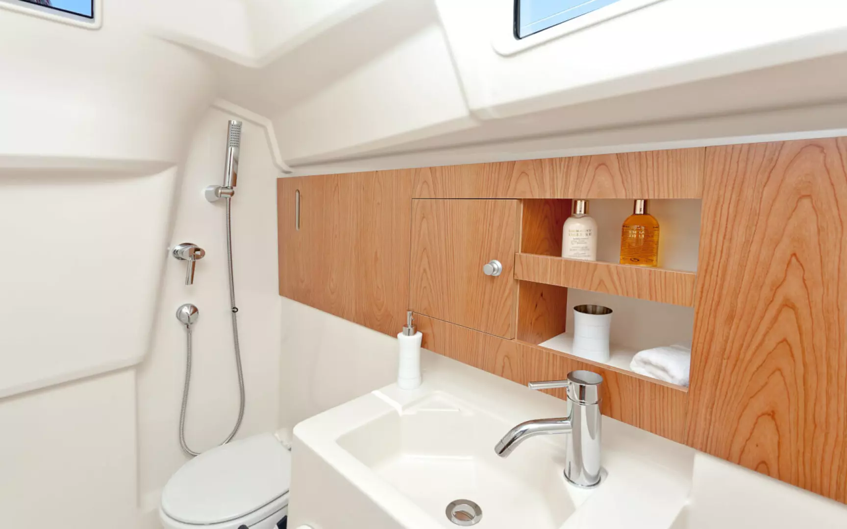 2025 Hanse 315 - Image 26