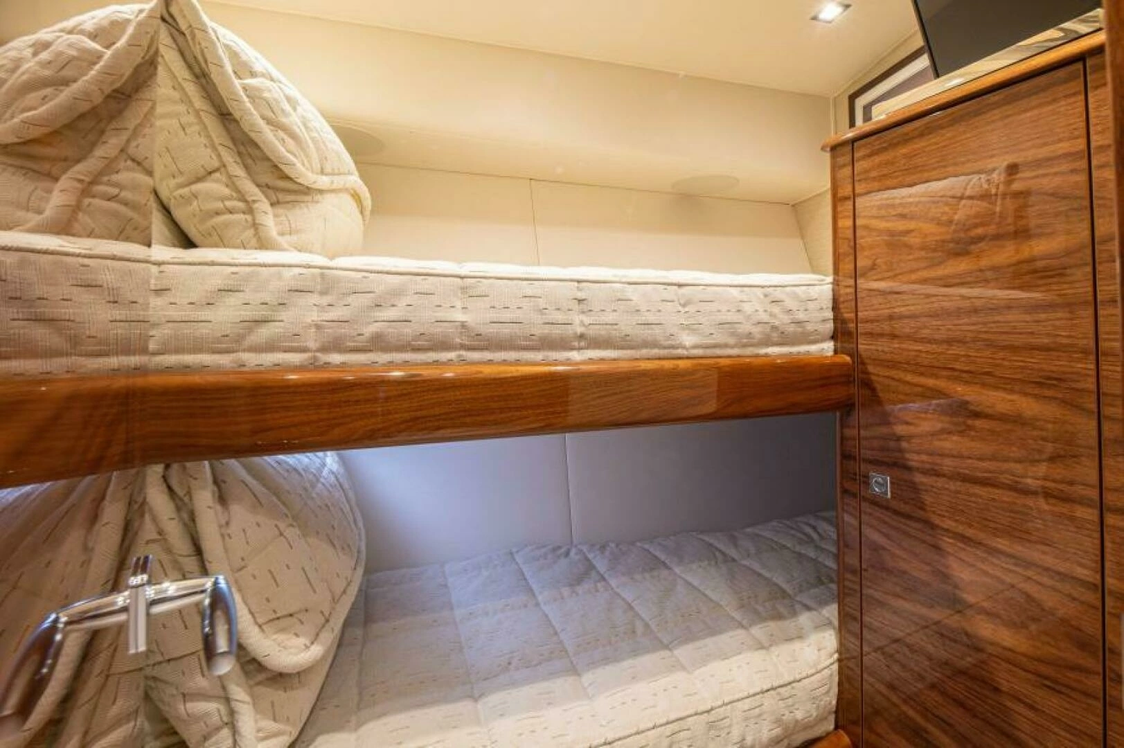 2023 Viking 64 Convertible - Image 30