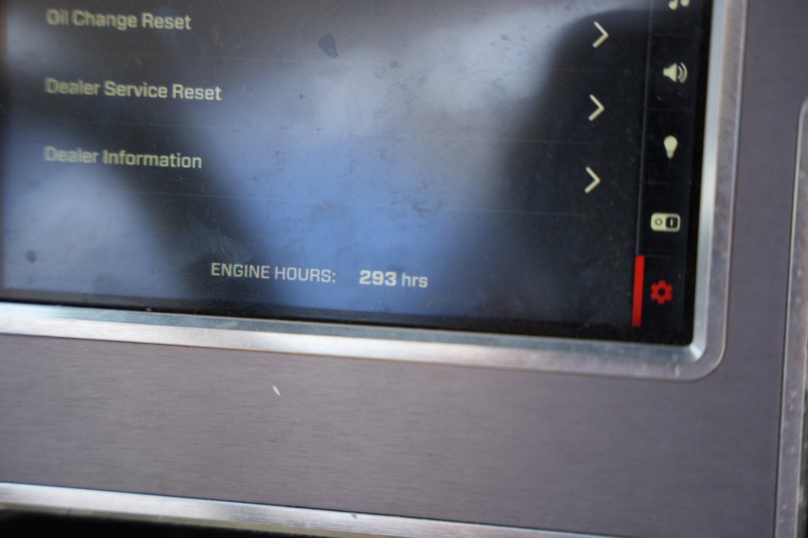 Close-up of a 2020 MasterCraft X22 display showing 293 engine hours.