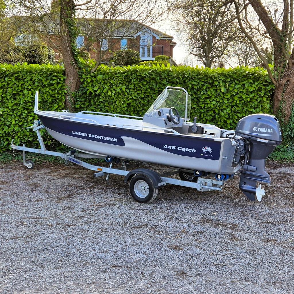 2023 Linder Sportsman 445 Catch boat on trailer, parked outdoors.