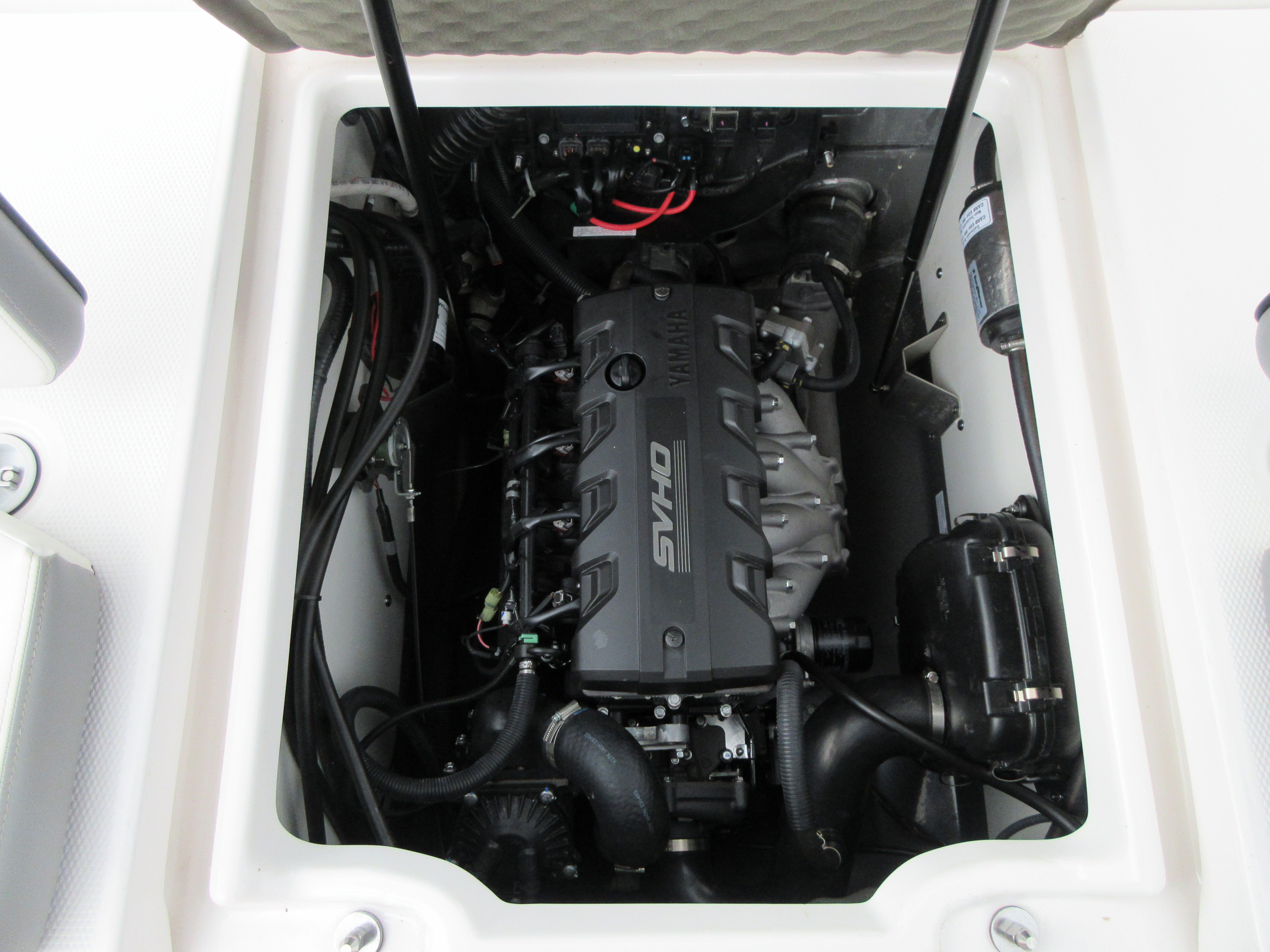 2024 Yamaha Boats FSH 195 - 11