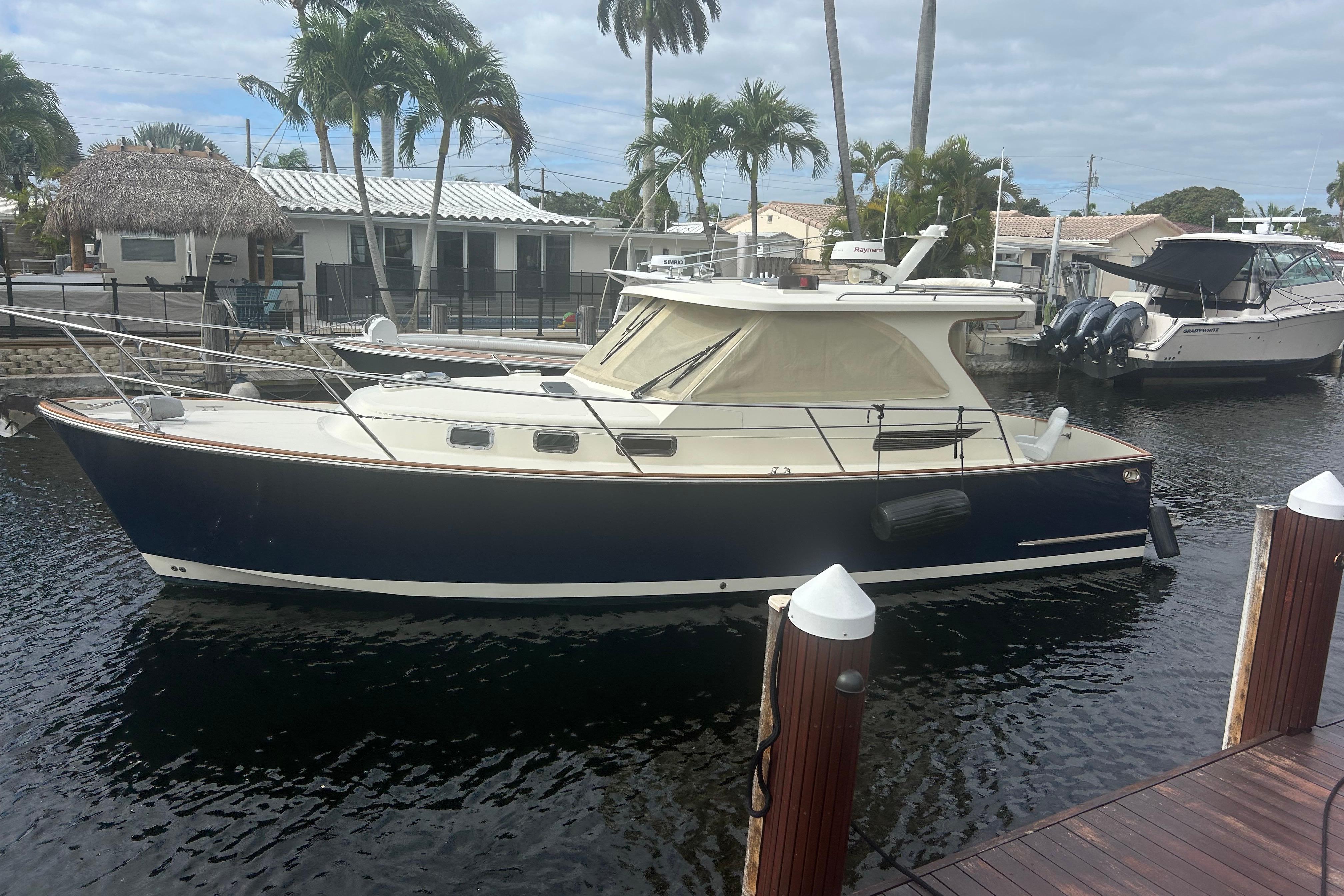2007 Legacy Yachts Express