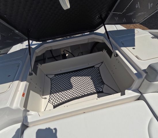 2026 Chaparral 23 SSi OB In Stock Trailer included - 11