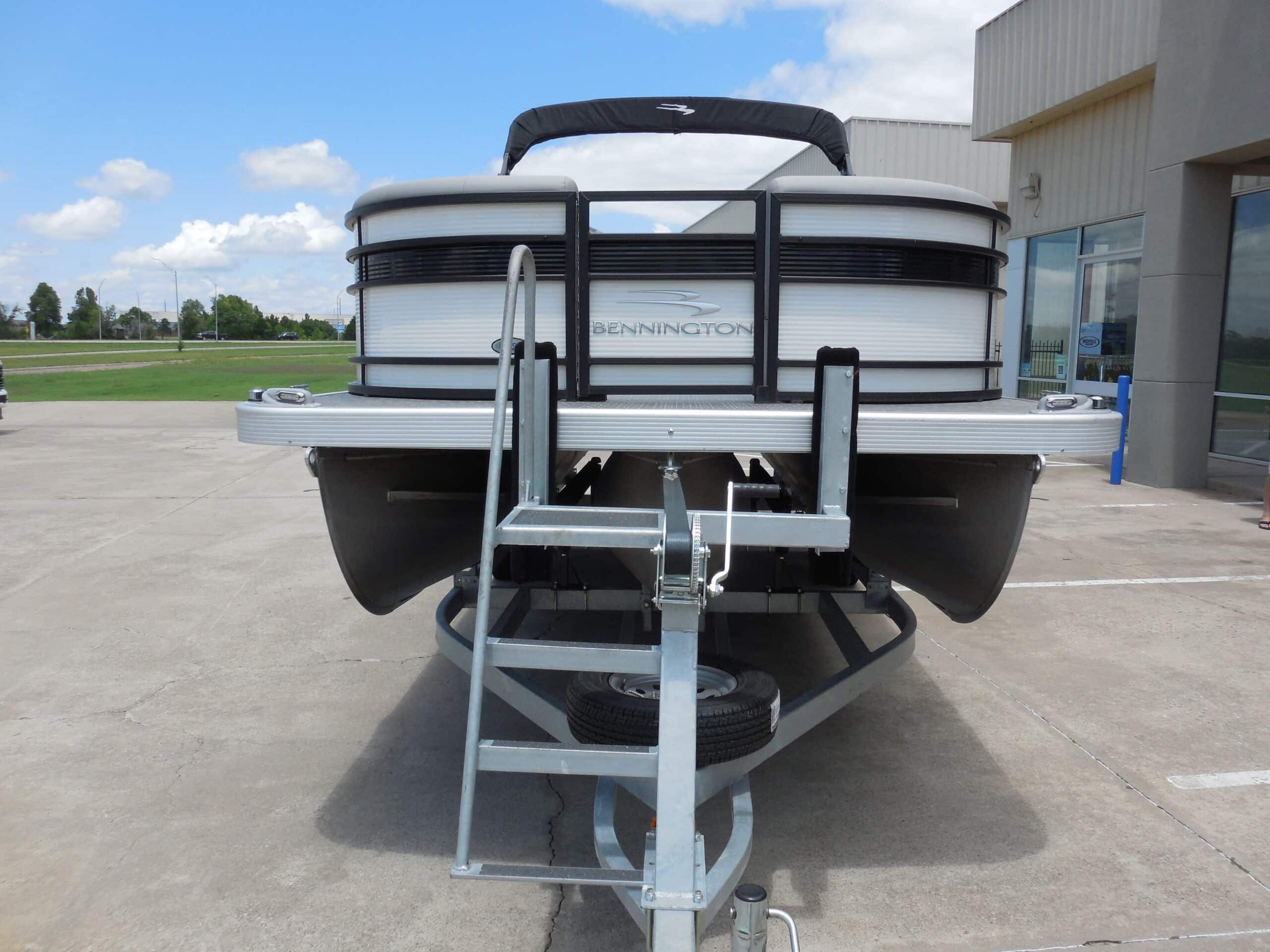 2023 Bennington 22LSB - 8