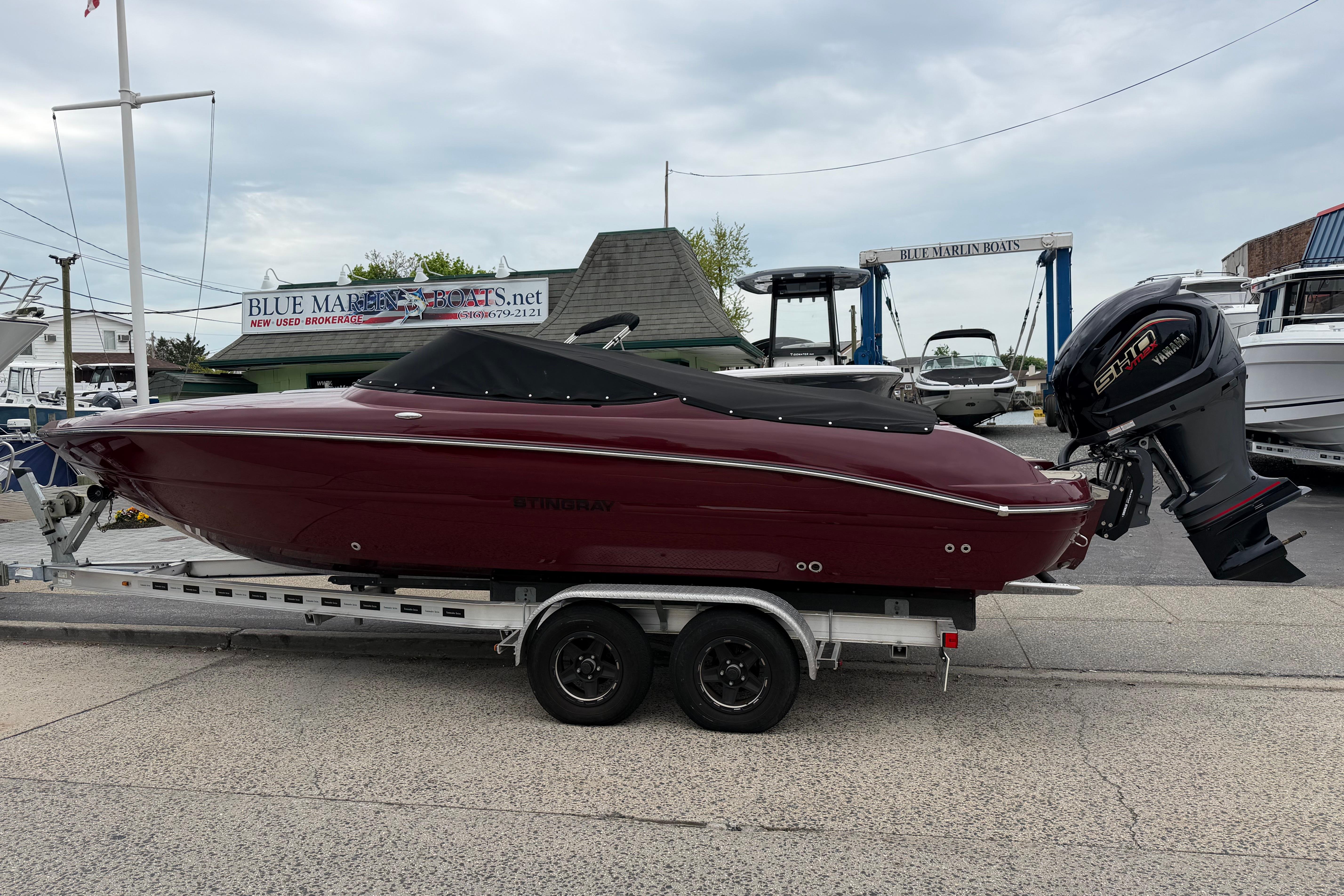 2026 Stingray 23 OCX