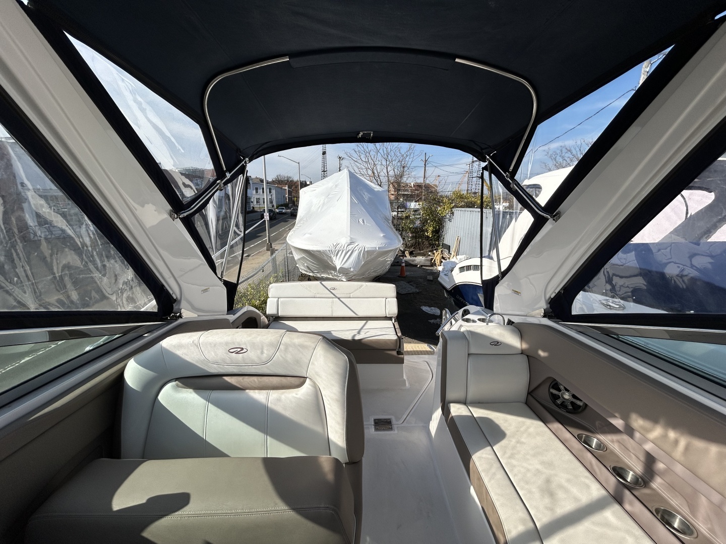 2017 Regal 28 Express - Image 5