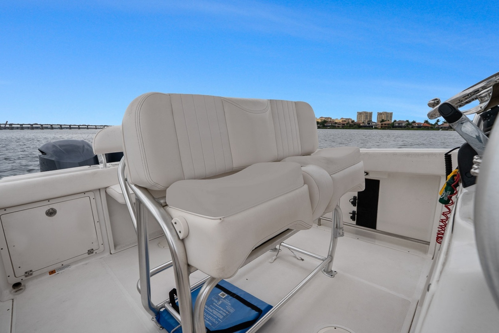 2013 Robalo R260 - Image 3