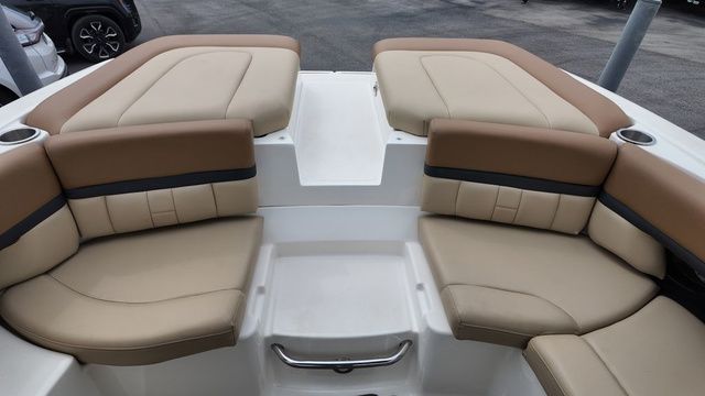 2015 Sea Ray SLX 250 - 31