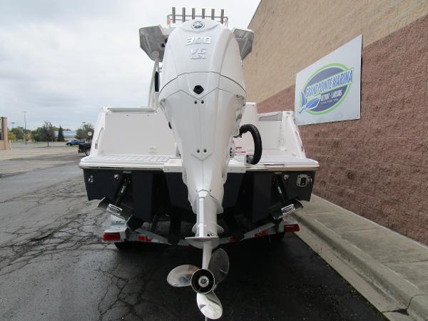 Rear view of 2025 Solara S-250 CW boat with powerful 300 V8 engine.