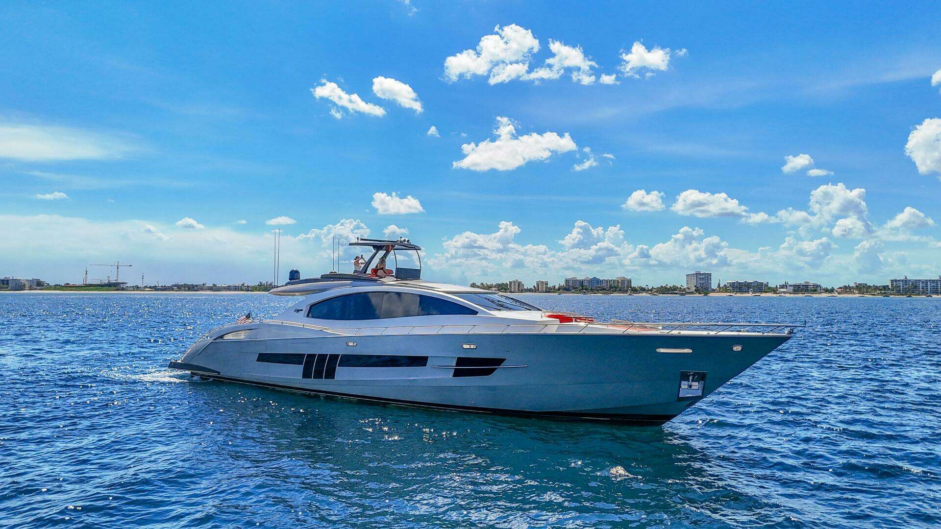 2010 Lazzara Yachts LSX 92 - Image 3