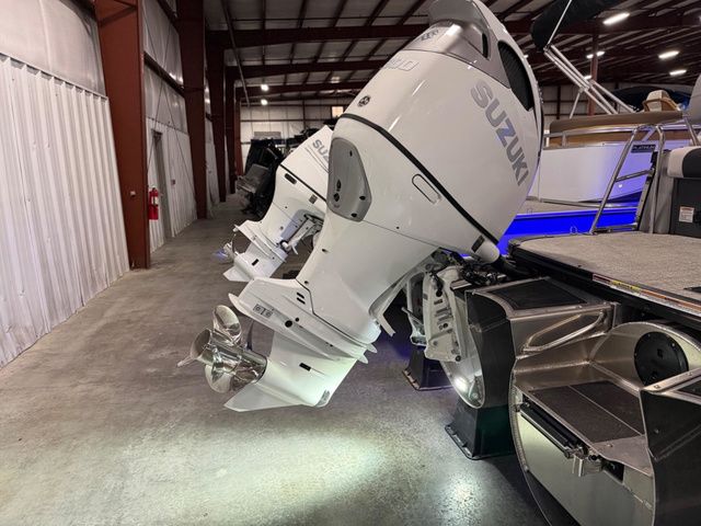 2026 Tahoe 2585 Grand Tahoe LTD Twin Quad Lounger Shift - 12