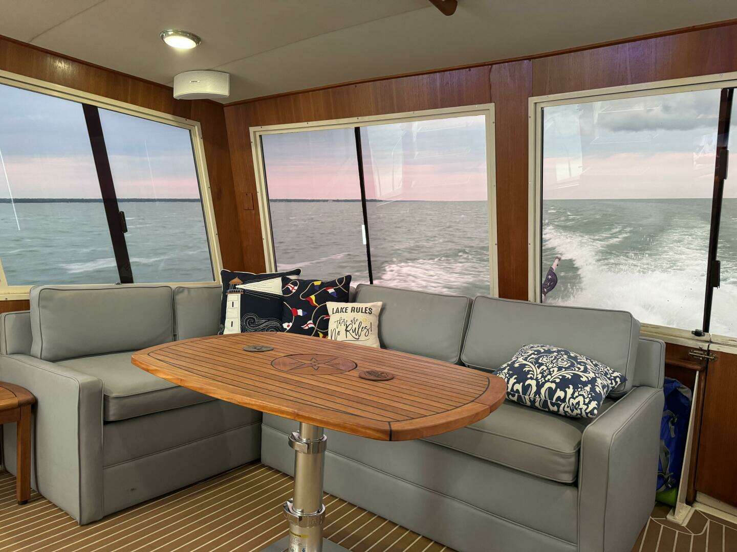 1987 Viking 48 Motor Yacht - Image 26