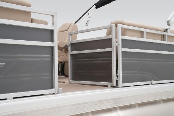 2025 Sun Tracker Party Barge 22 RF XP3 - 17