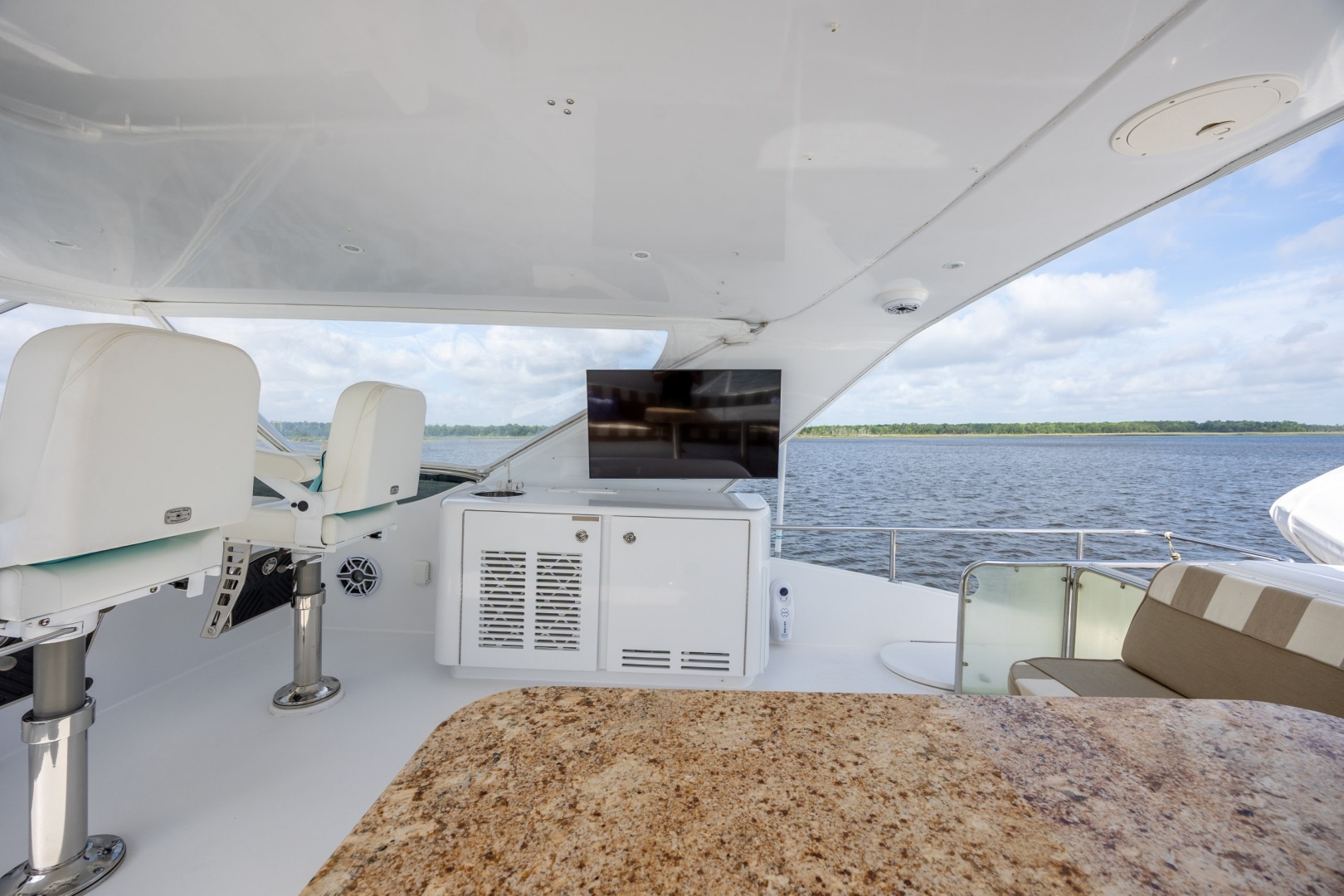 2008 Hatteras Motor Yacht - Image 111