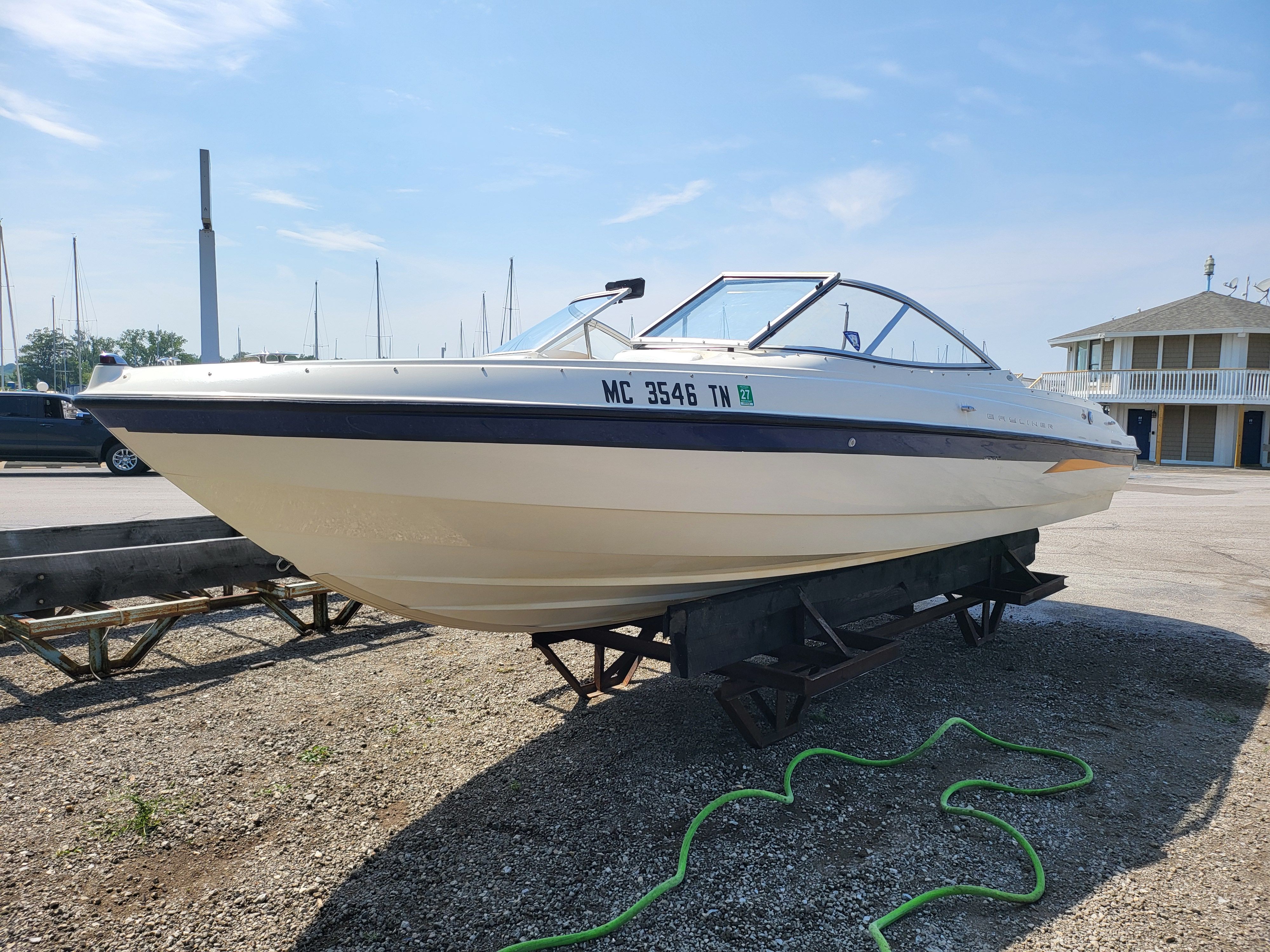 2004 Bayliner 225BR