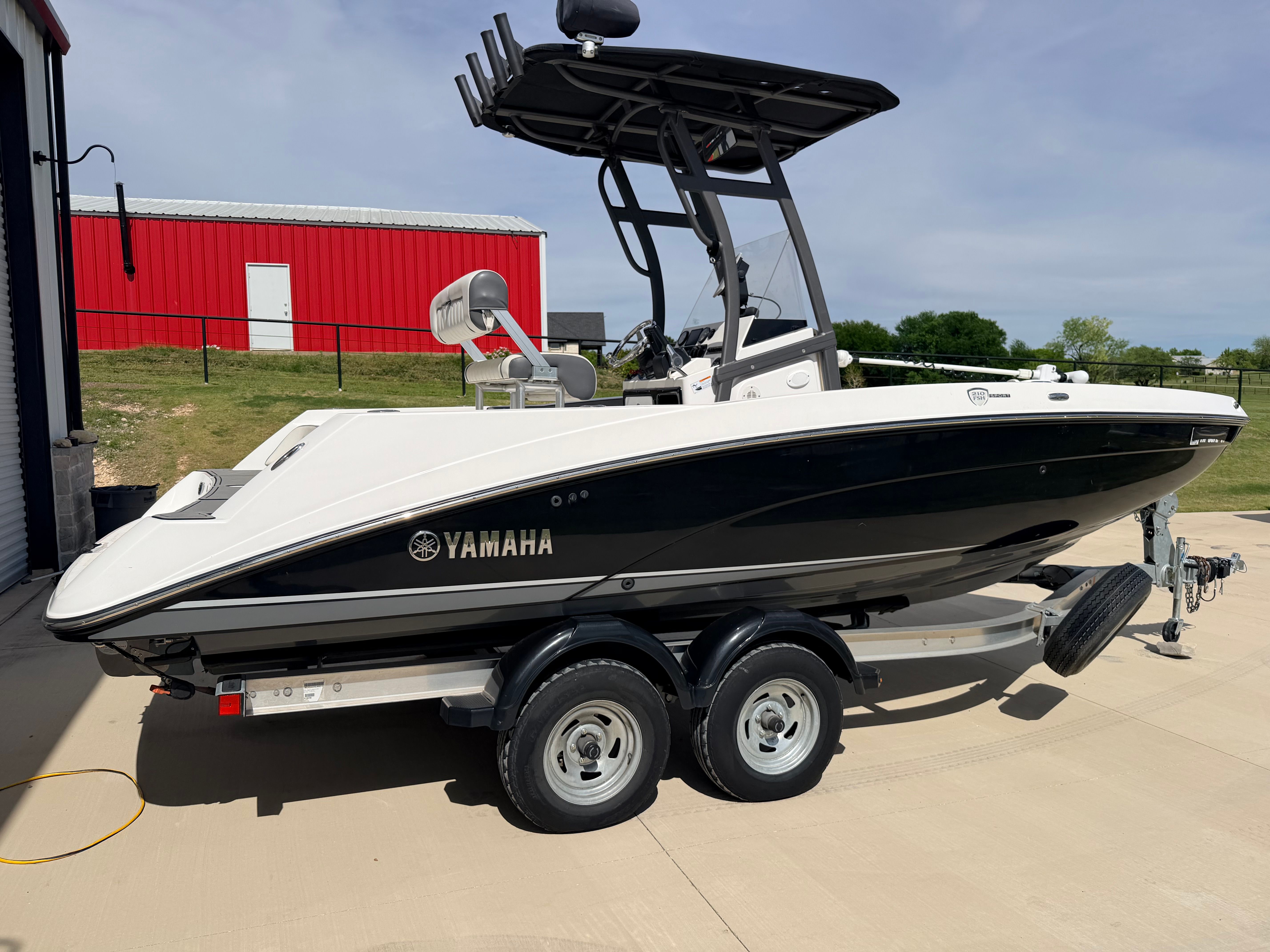 2019 Yamaha Boats 210 FSH Sport - 2
