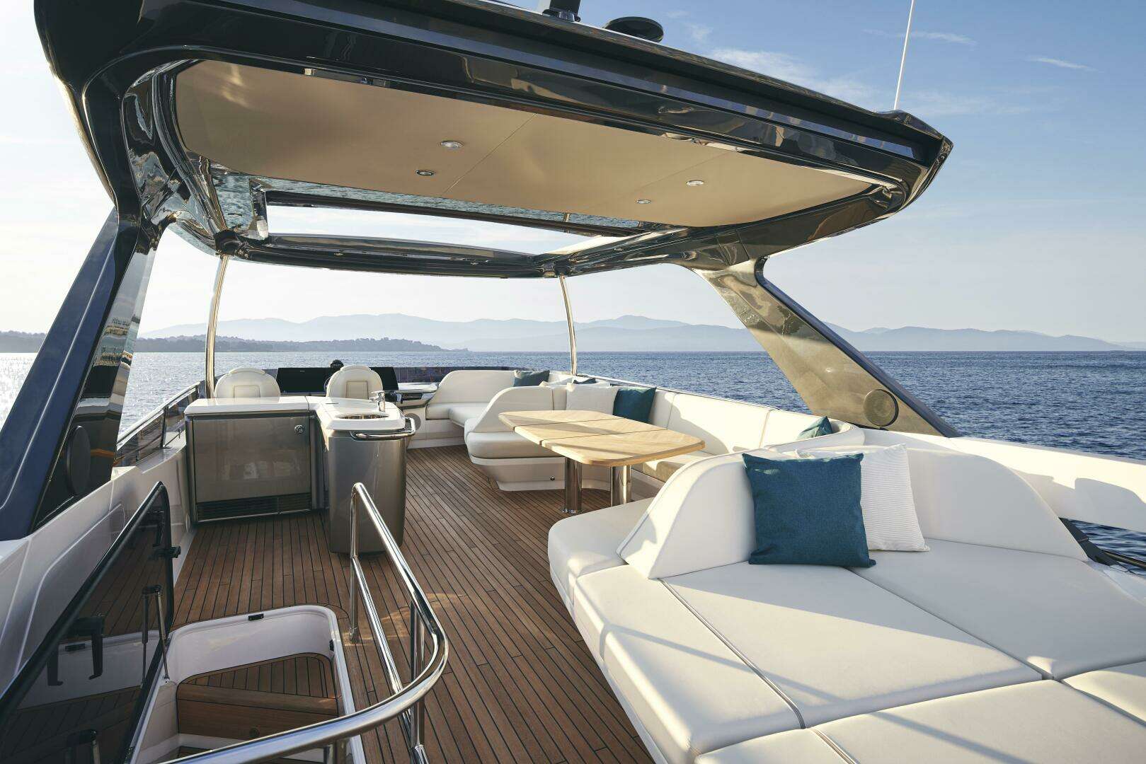 2026 Princess F65 - Image 2