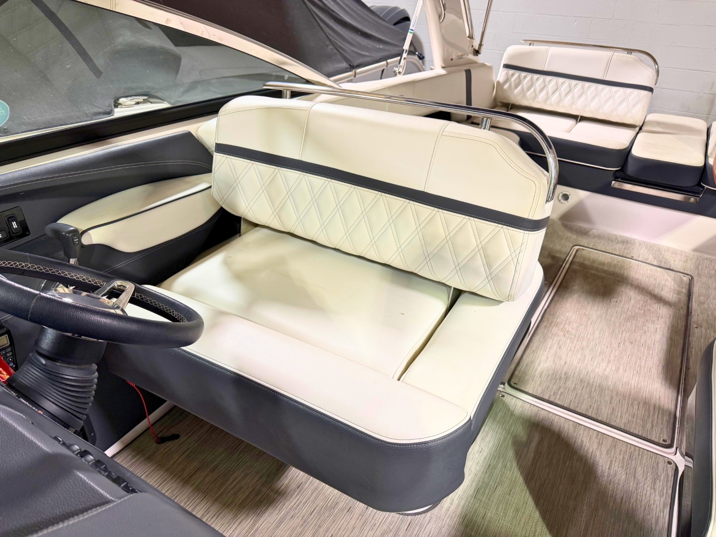 2019 Regal 2800 Bowrider - Image 6