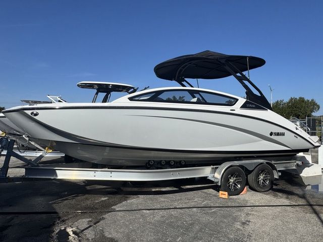 2025 Yamaha Boats 275SE