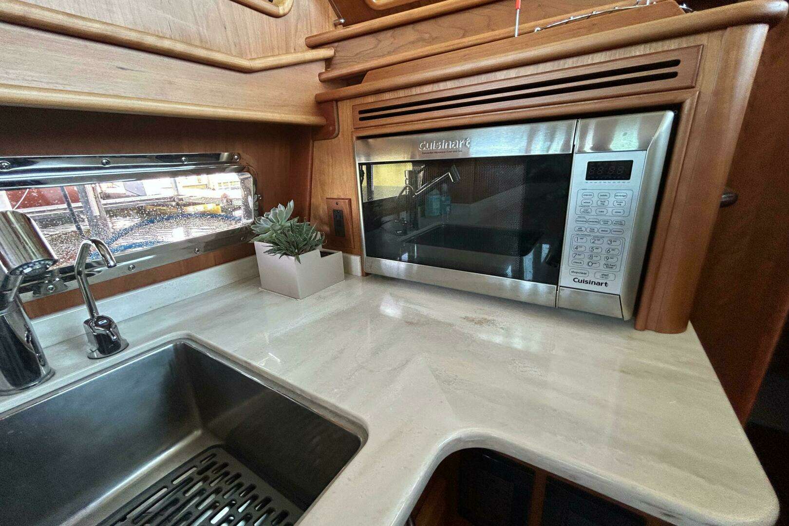 2022 Sabre 45 Salon Express - Image 31