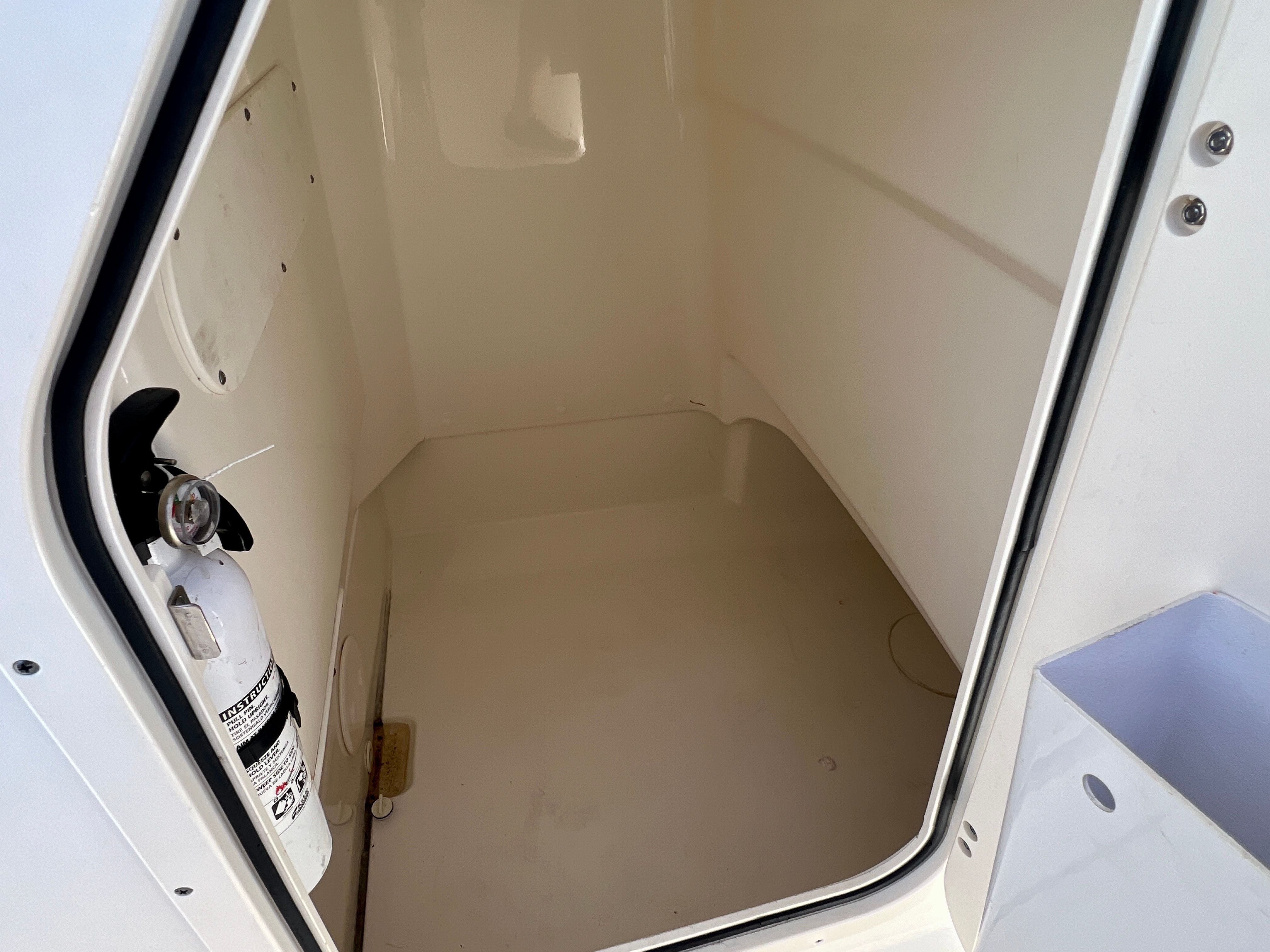 2023 Boston Whaler 210 Montauk - 21