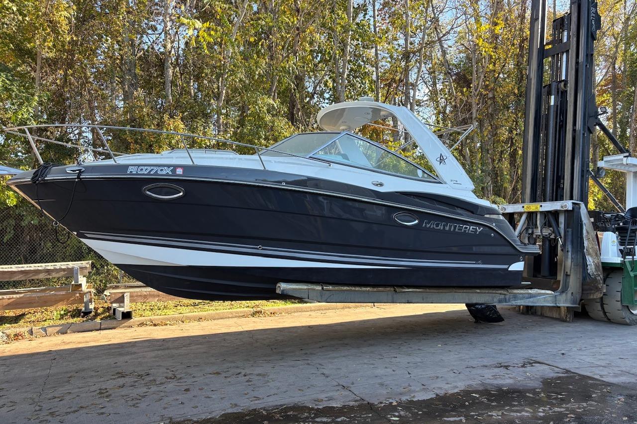 2016 Monterey 275 Sport Yacht