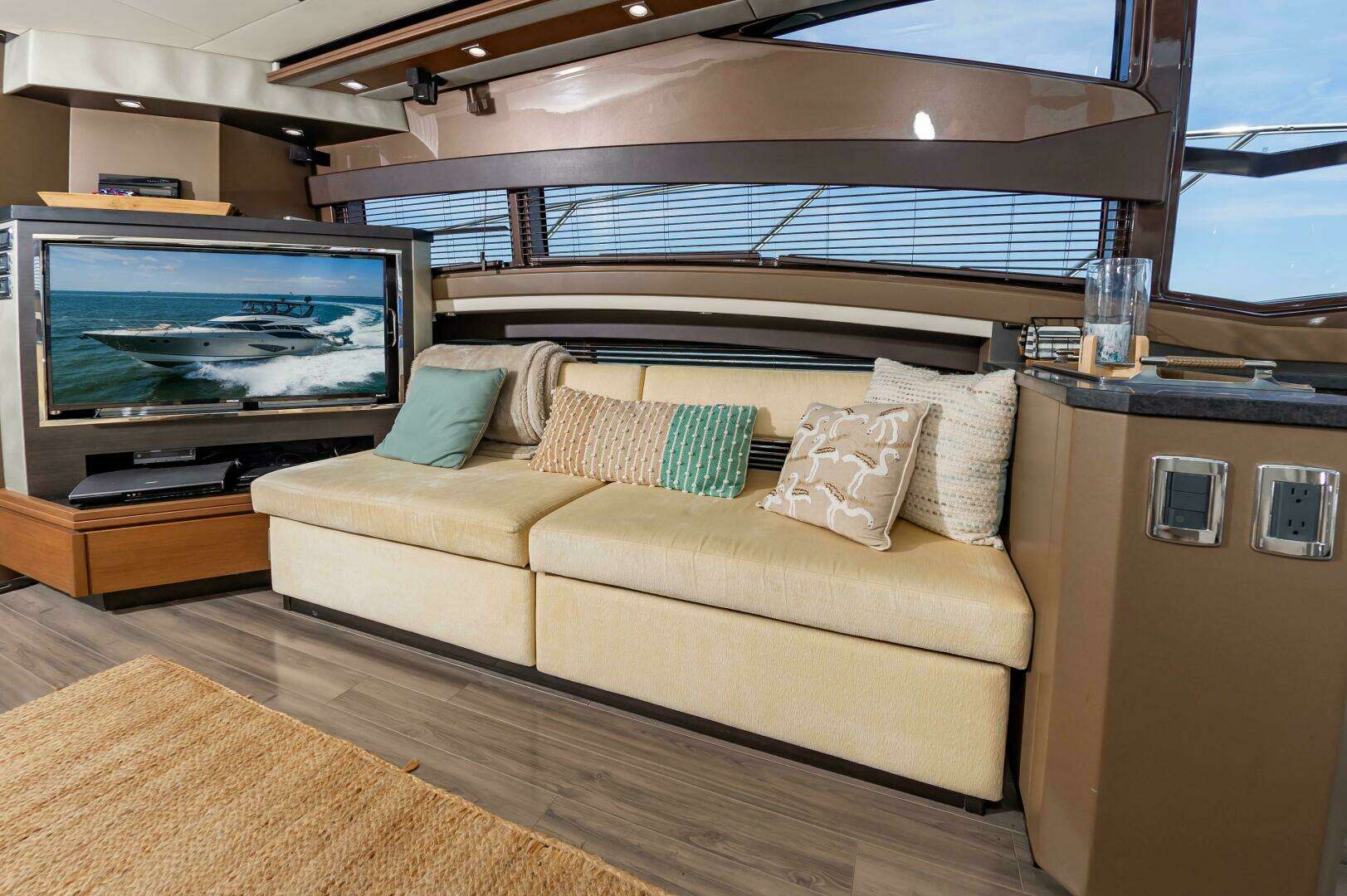 2013 Marquis 63 Sport Yacht - Image 27