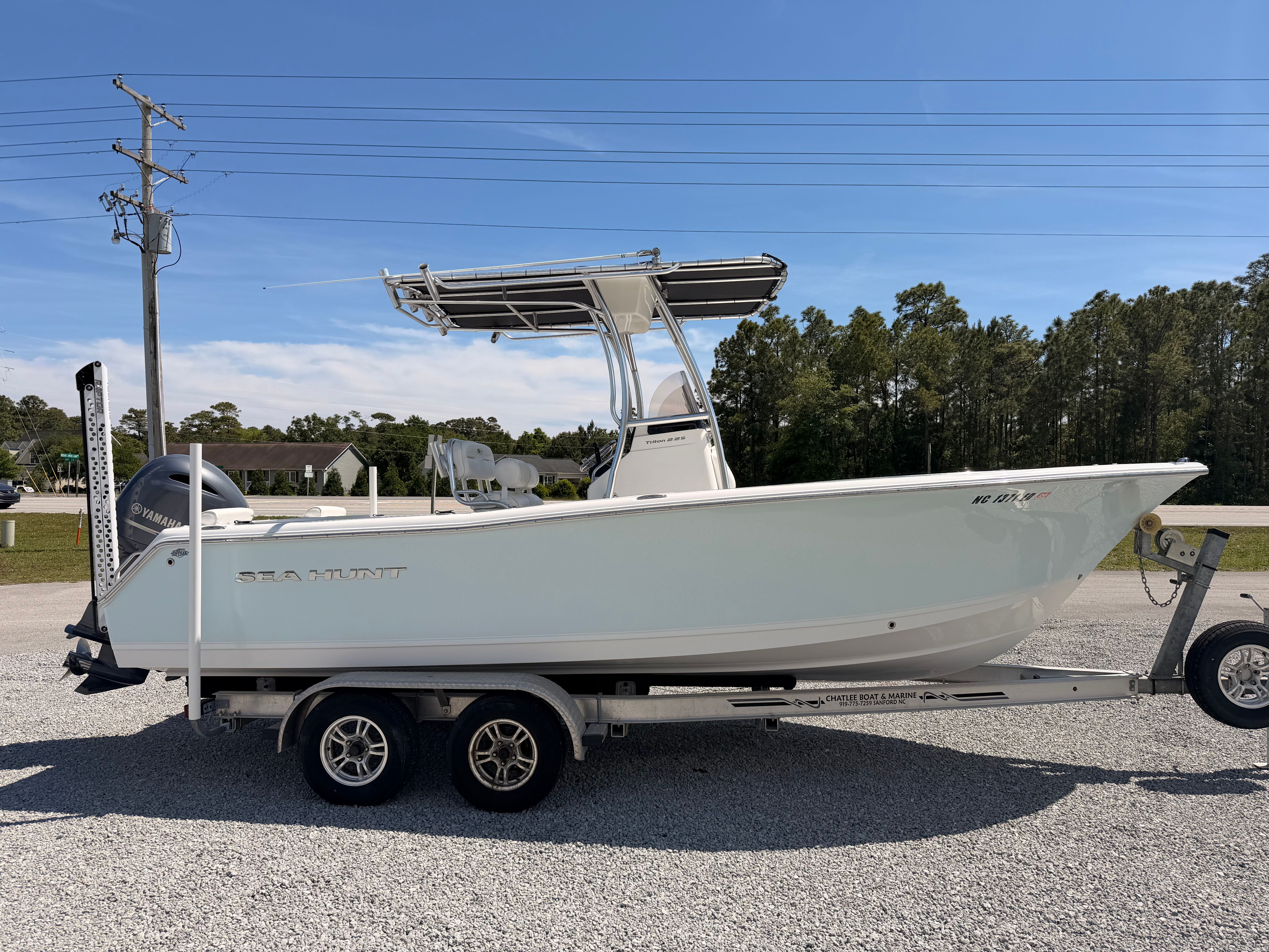 2016 Sea Hunt Triton 225 - 5