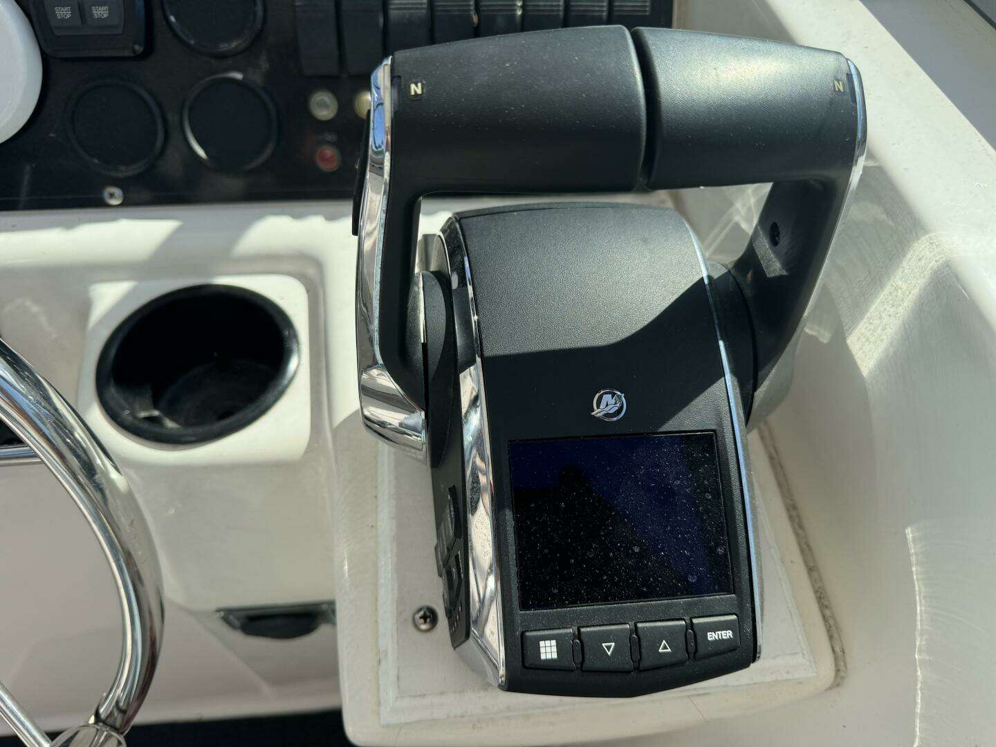 1999 Boston Whaler 28 Conquest - Image 33