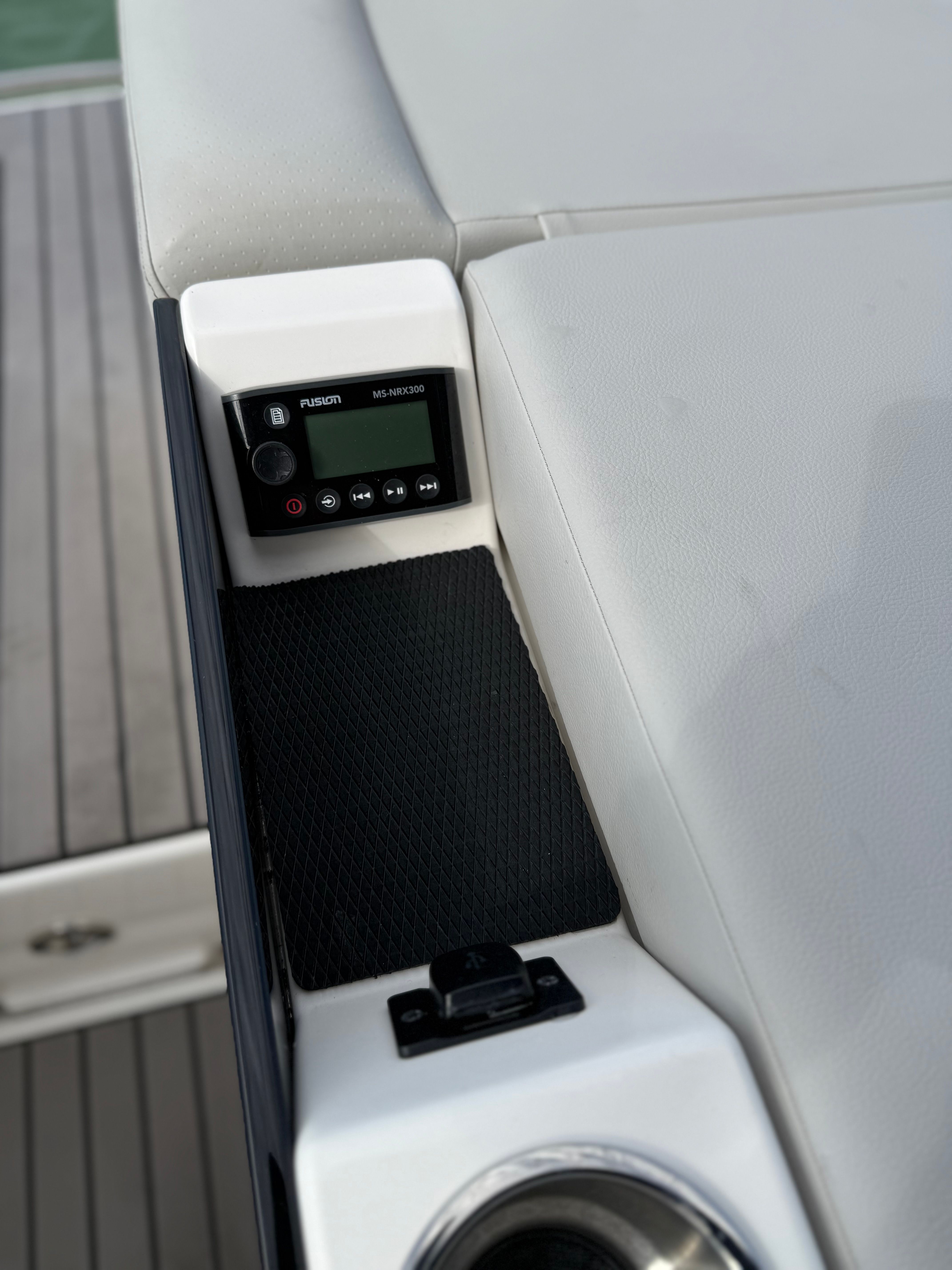 2024 Sea Ray SLX 260 Surf - 6