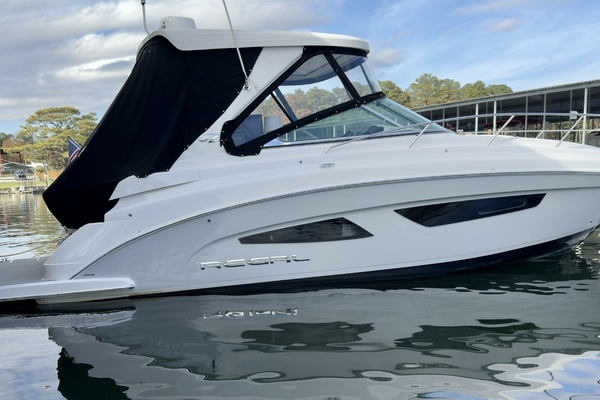 2020 Regal 33 Express