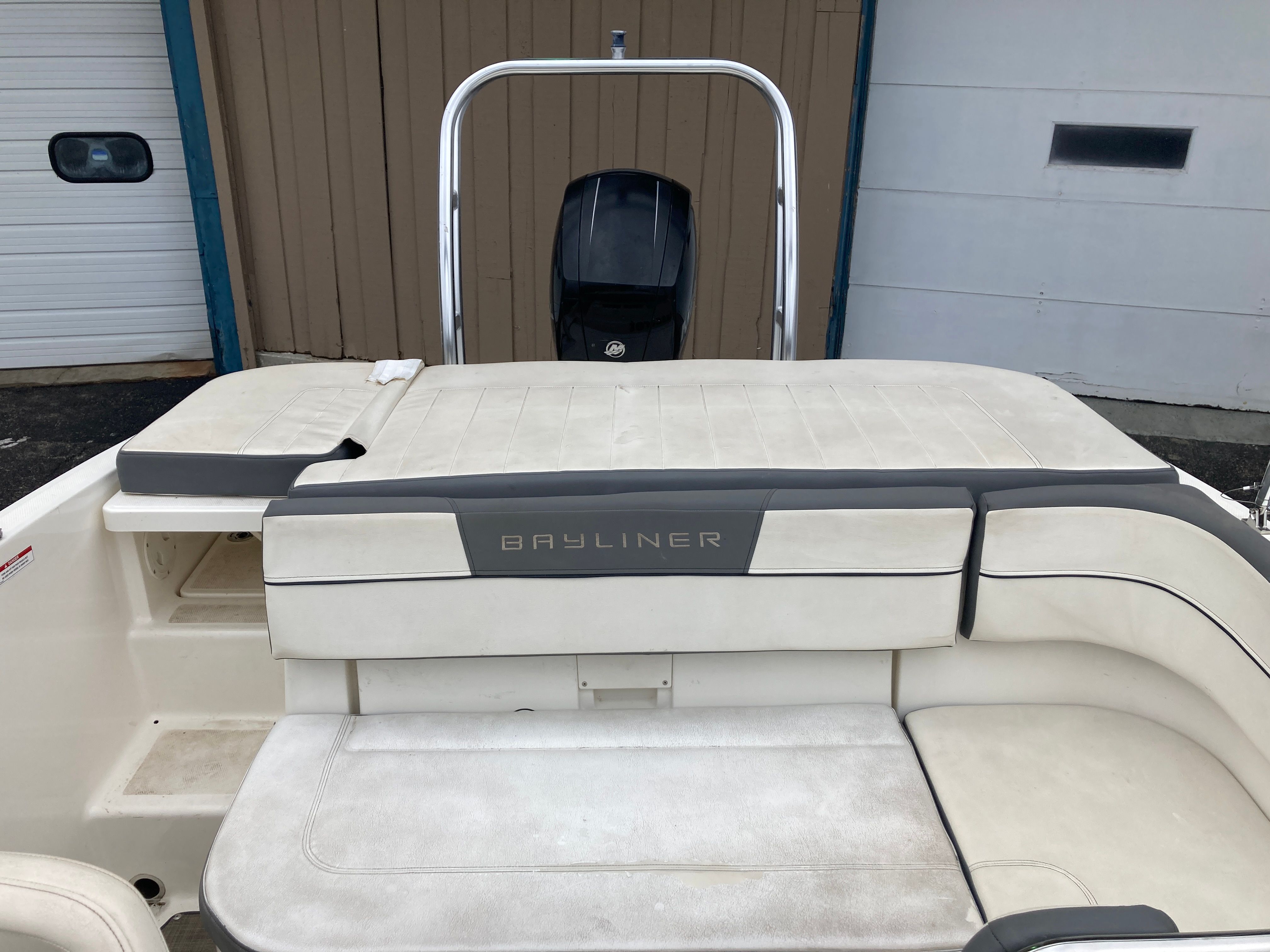 2017 Bayliner VR5 - 9
