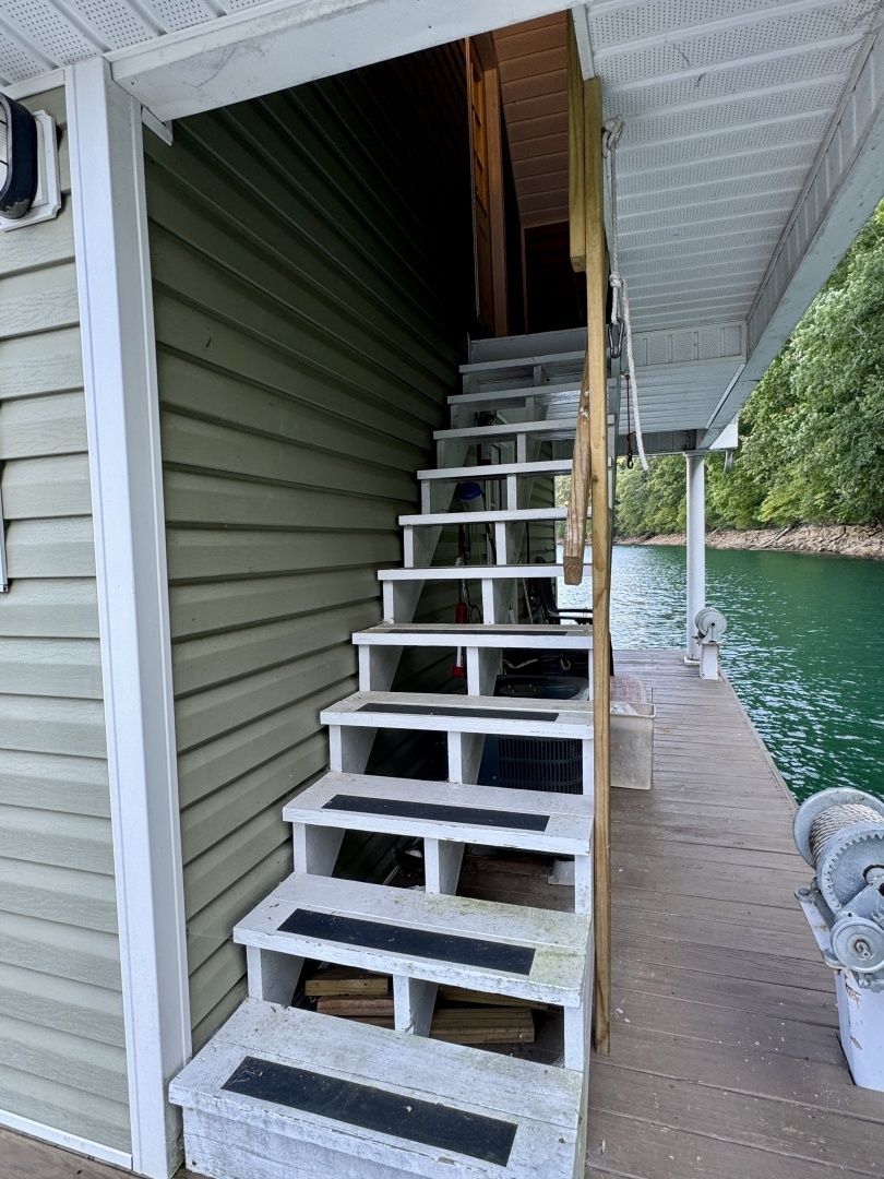 2006 Custom 20 x 43 Floating Cabin - Approx 812sqft - Image 66