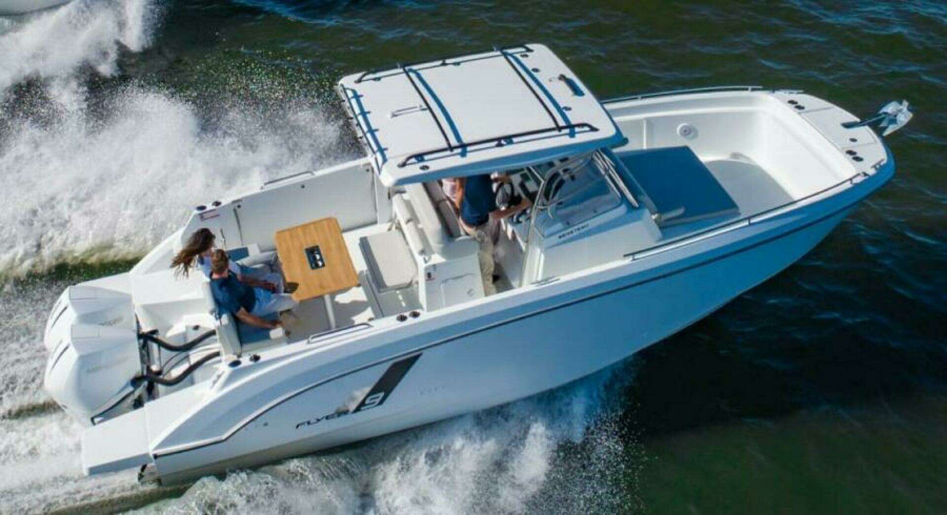 2025 Beneteau Flyer 9 SPACEdeck - Image 2