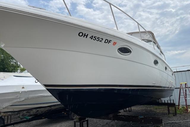 2002 Cruisers Yachts 3372 Express