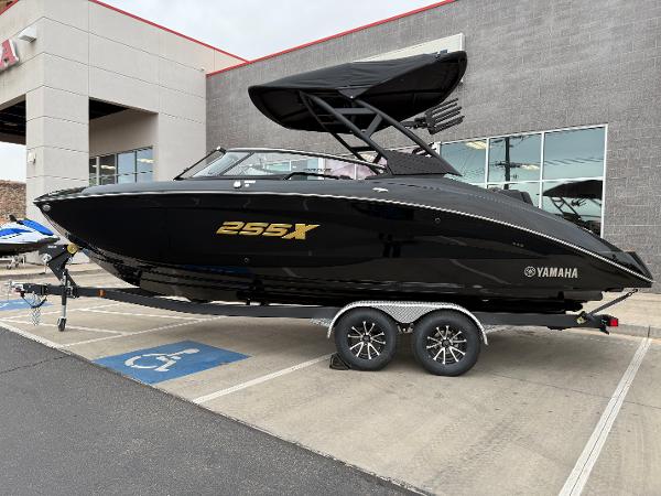 2026 Yamaha Boats 255XD