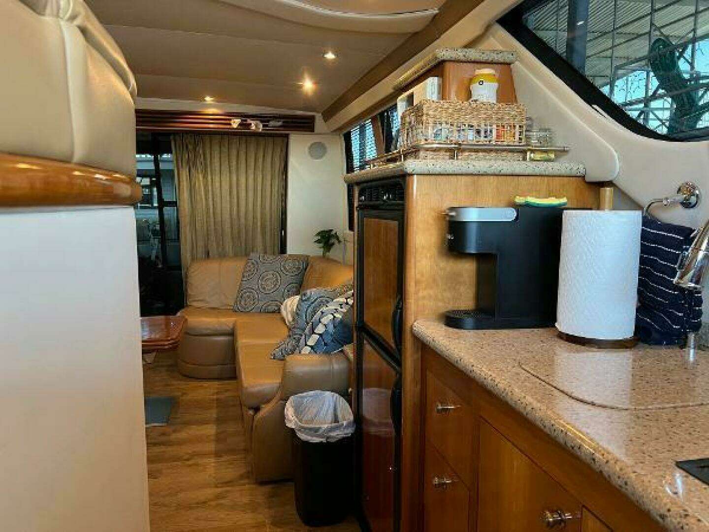2001 Carver 450 Voyager Pilothouse - Image 63