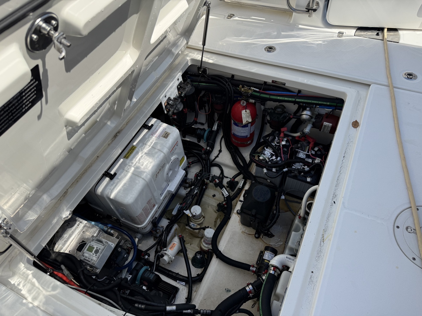 2016 Boston Whaler — - Image 8