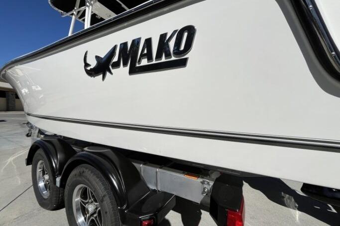 2025 Mako 214 Center Console