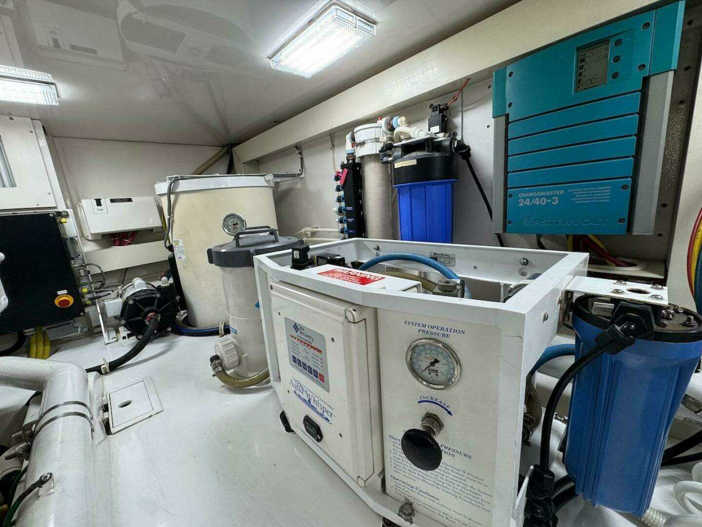 2007 Viking 52 Convertible - Image 46