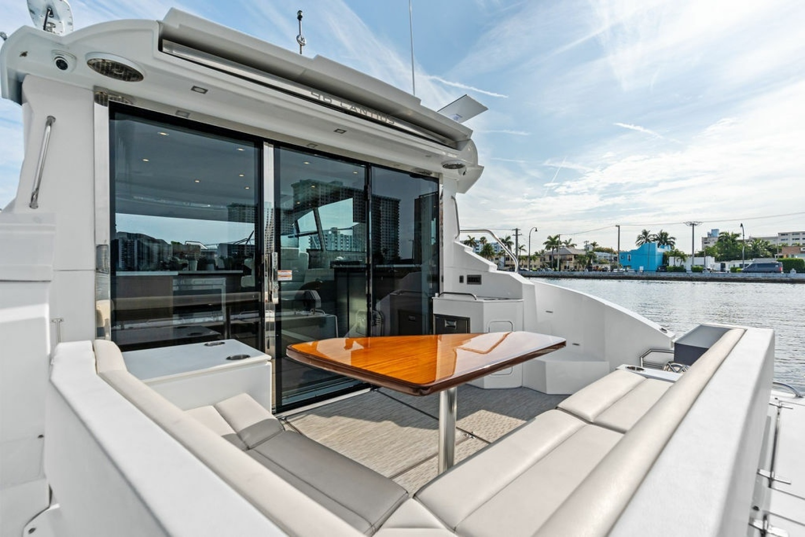 2022 Cruisers Yachts 46 CANTIUS - Image 19