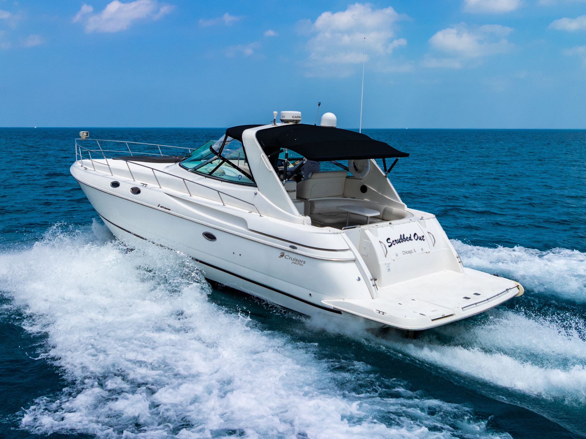 2000 Cruisers Yachts 3870