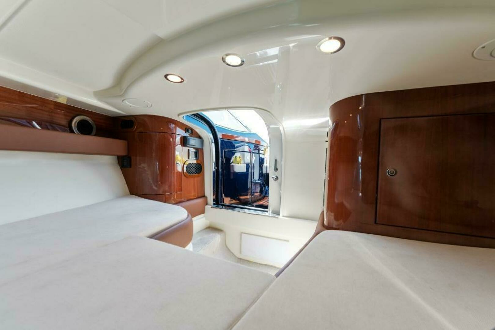 2020 Riva — - Image 22