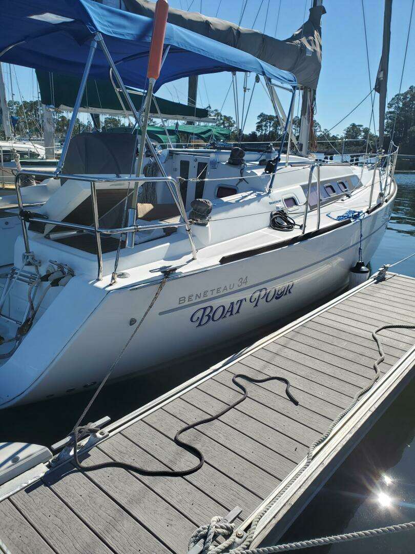 2011 Beneteau Oceanis 34 - Image 4