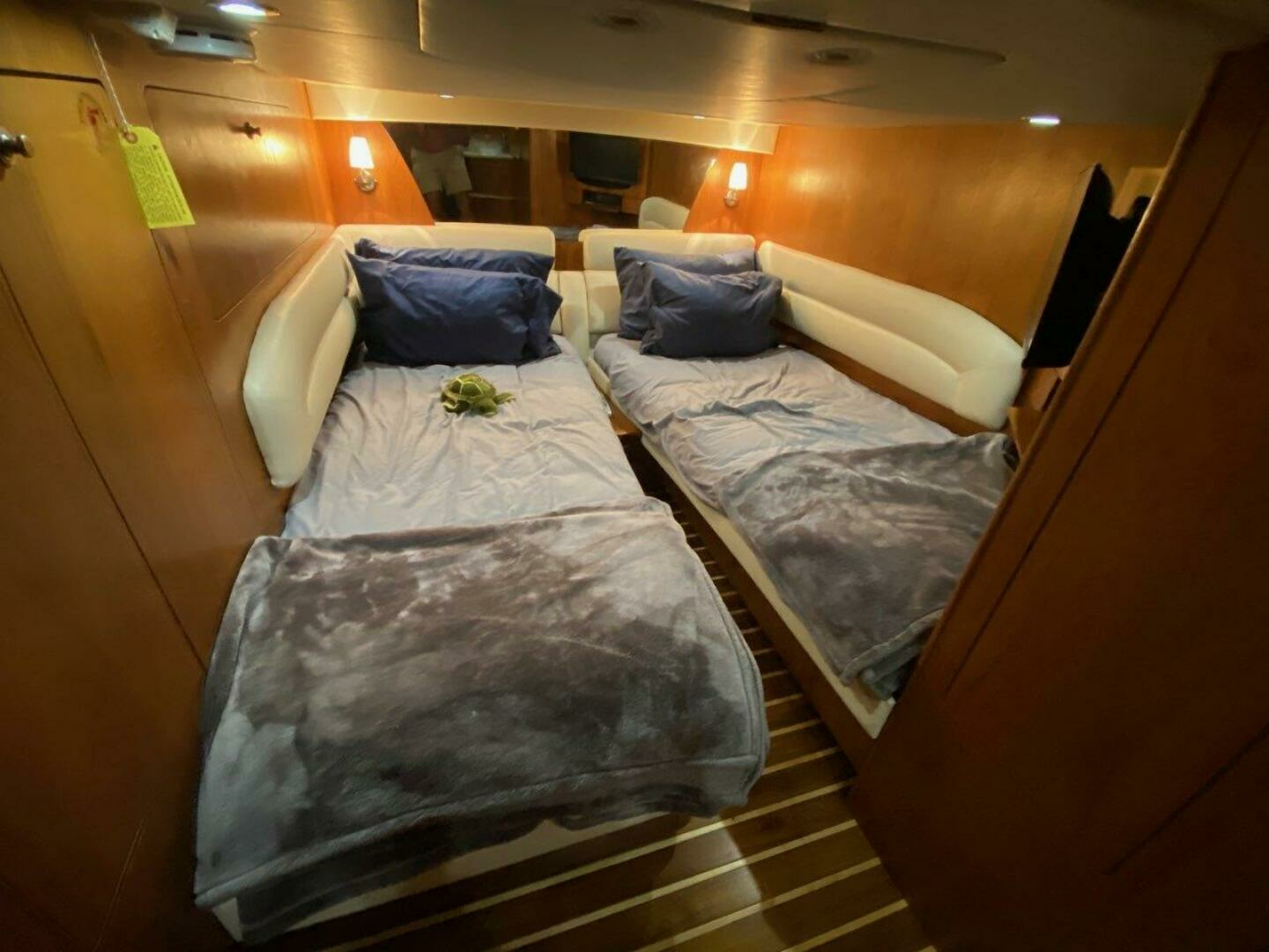 2009 Tiara Yachts 4300 Sovran - Image 18