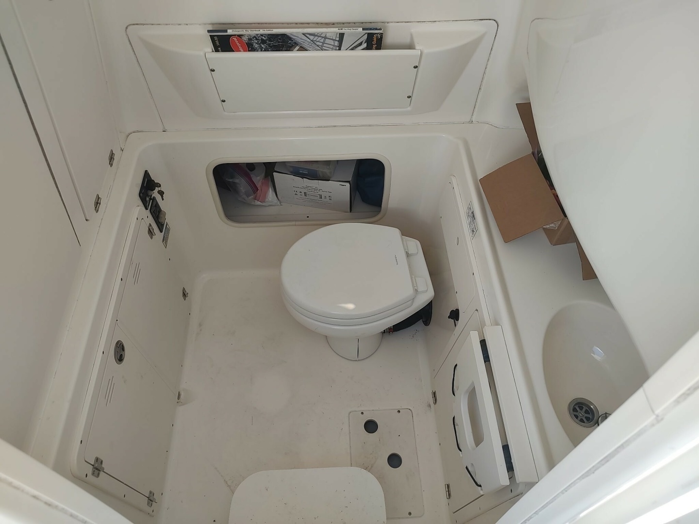 2006 Boston Whaler 320 Outrage - Image 40