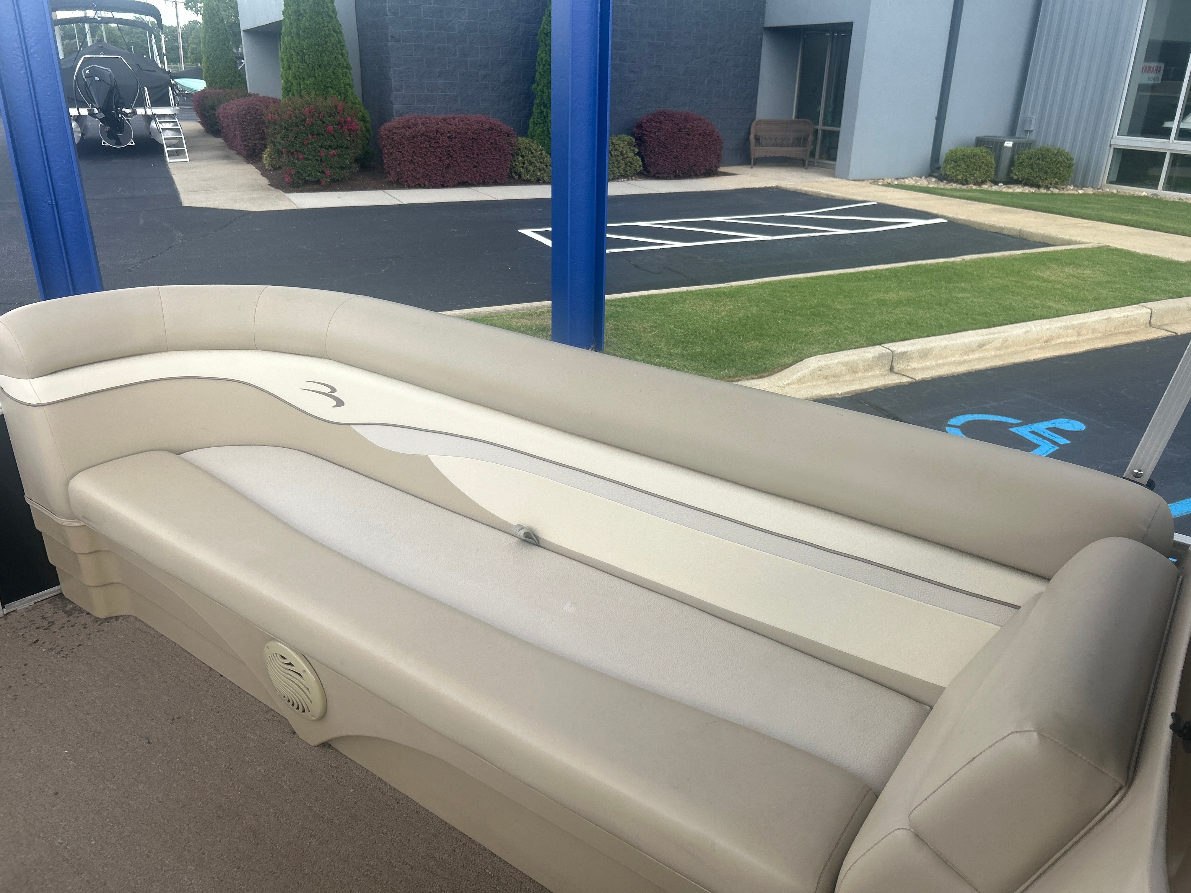 2012 Bennington 22SL - 13