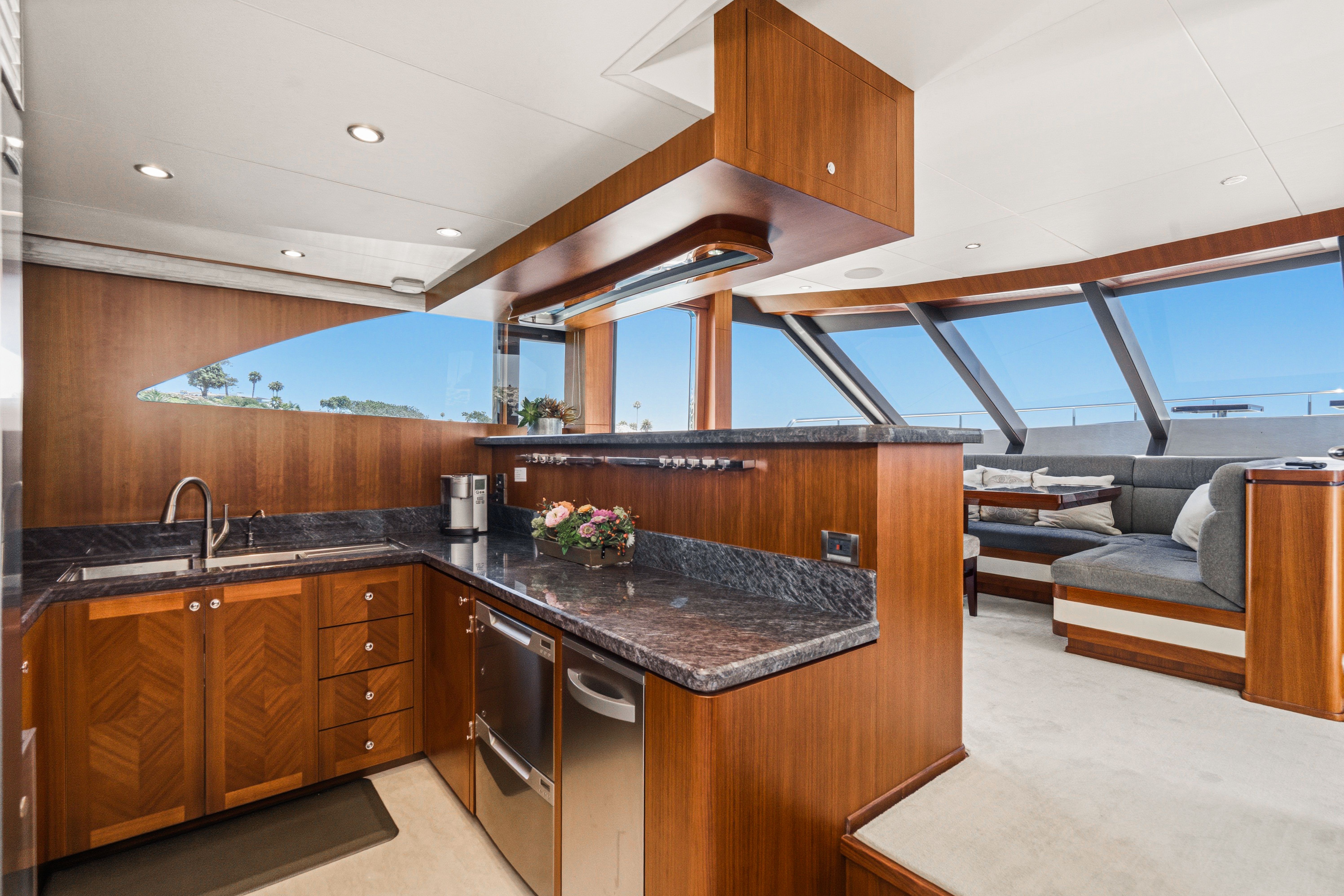 2015 Ocean Alexander 90 Skylounge Motoryacht - 47