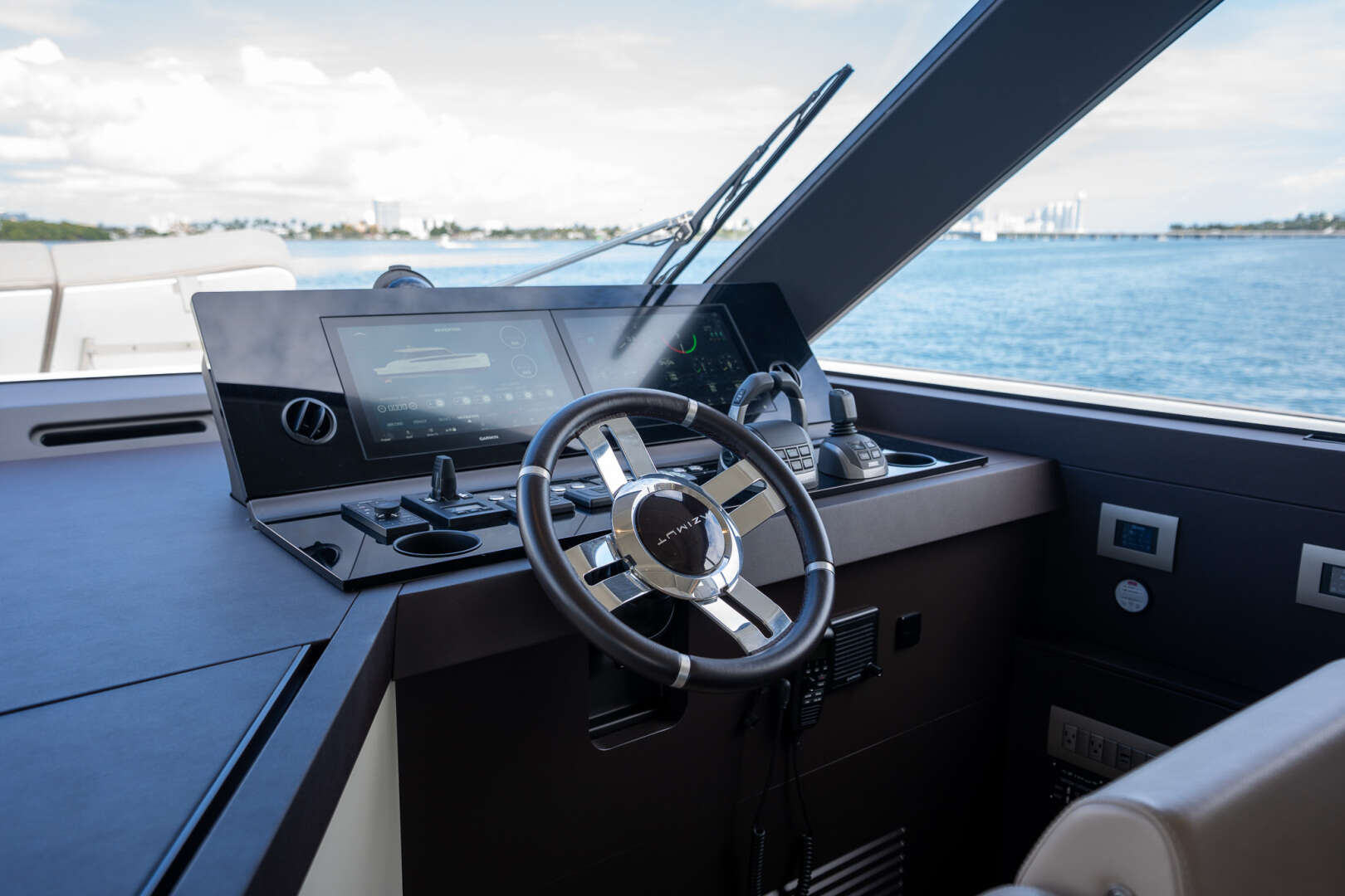 2026 Azimut Seadeck 6 - Image 37